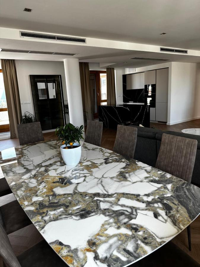 Luxury Penthouse At The Historical Centre With Free Parking Apartment Bratislava Exterior photo