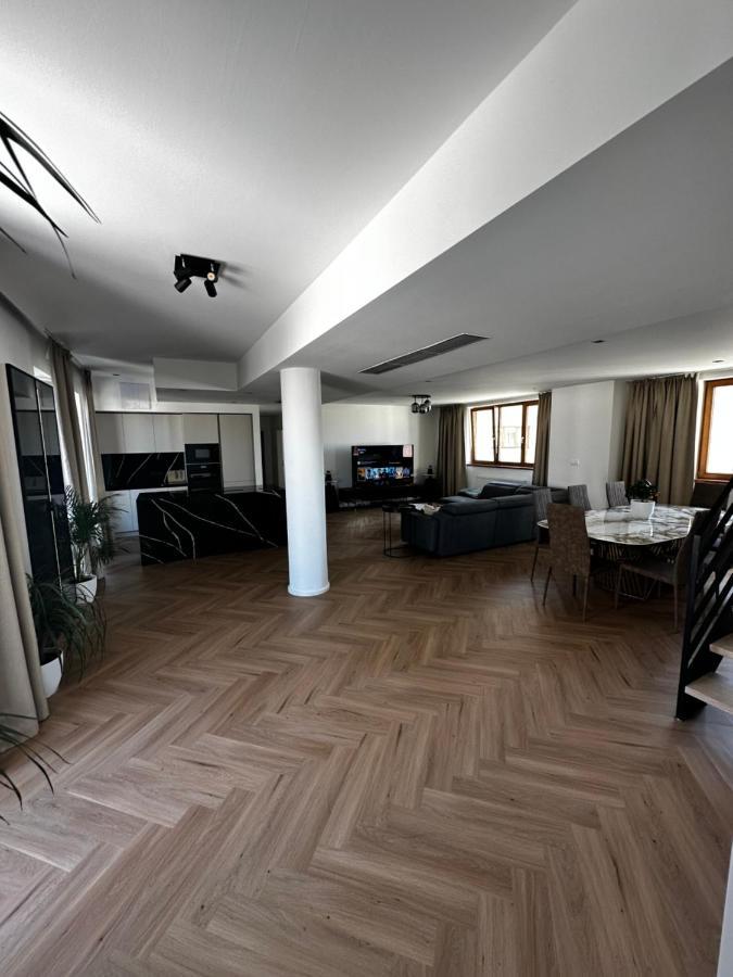 Luxury Penthouse At The Historical Centre With Free Parking Apartment Bratislava Exterior photo