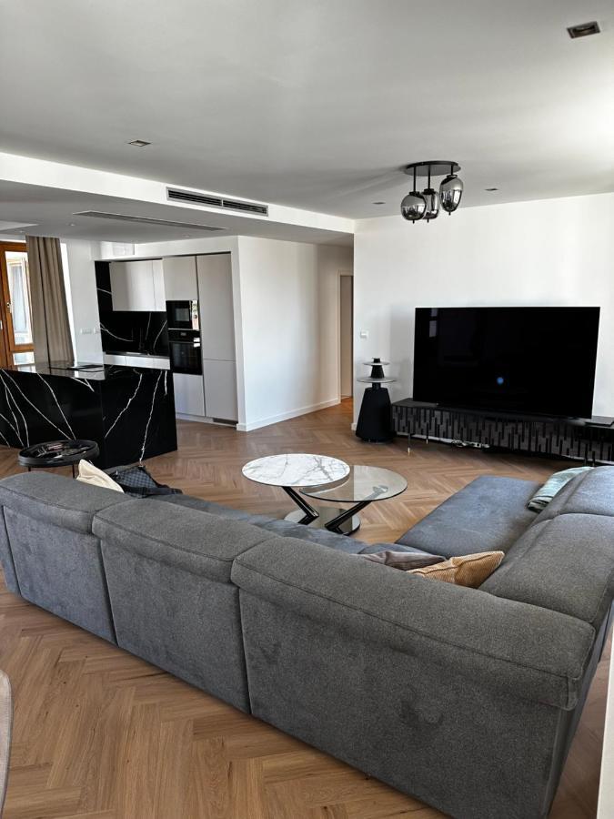 Luxury Penthouse At The Historical Centre With Free Parking Apartment Bratislava Exterior photo